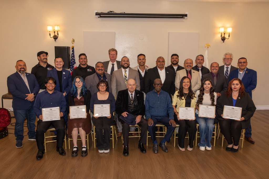 Scholarship recipients and lodge members, 2026 · Becarios y miembros de la logia, 2026